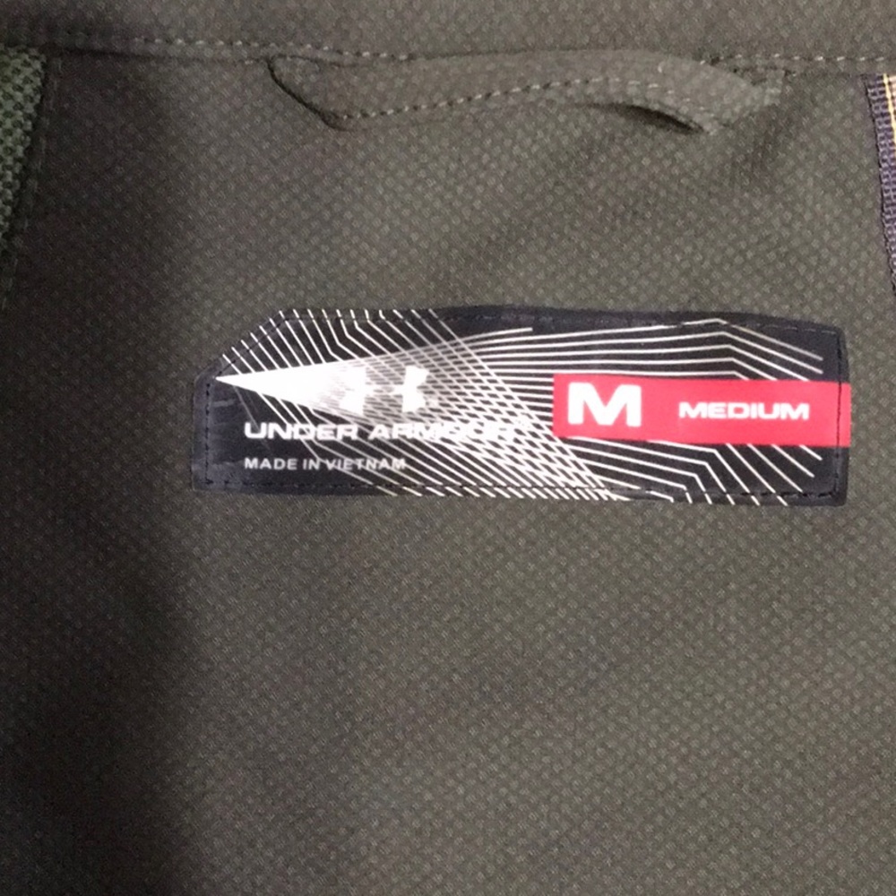 Men’s Under Armour light weight jacket - Picture 4 of 4